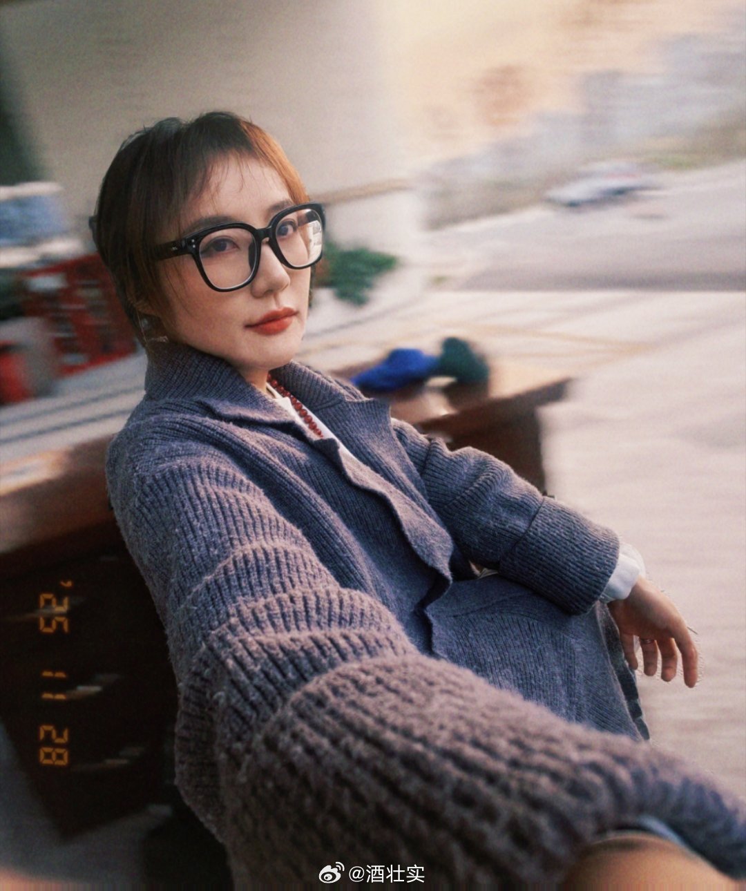 我是一个保安，月薪刚够早餐。我是一个保安，整天郁郁寡欢。我是一个保安，上班为了下