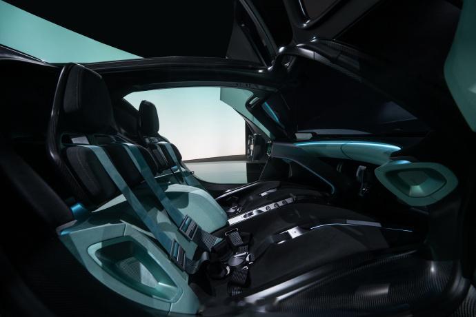 小米 Vision GT 概念超跑真的无死角的帅，特别是内饰，可惜没有量产的计划