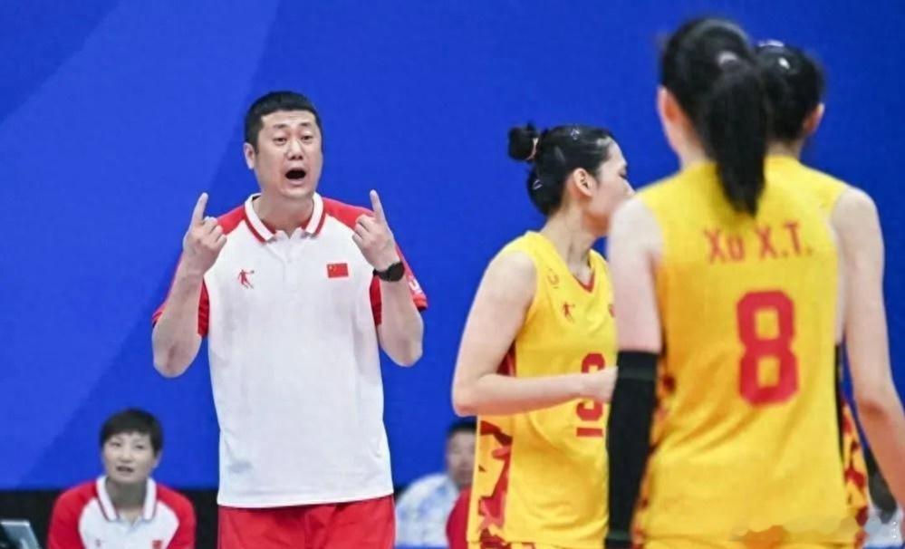 中国女排vs法国女排随着中国女排1比3法国女排 无缘2025年女排世锦赛八强，中