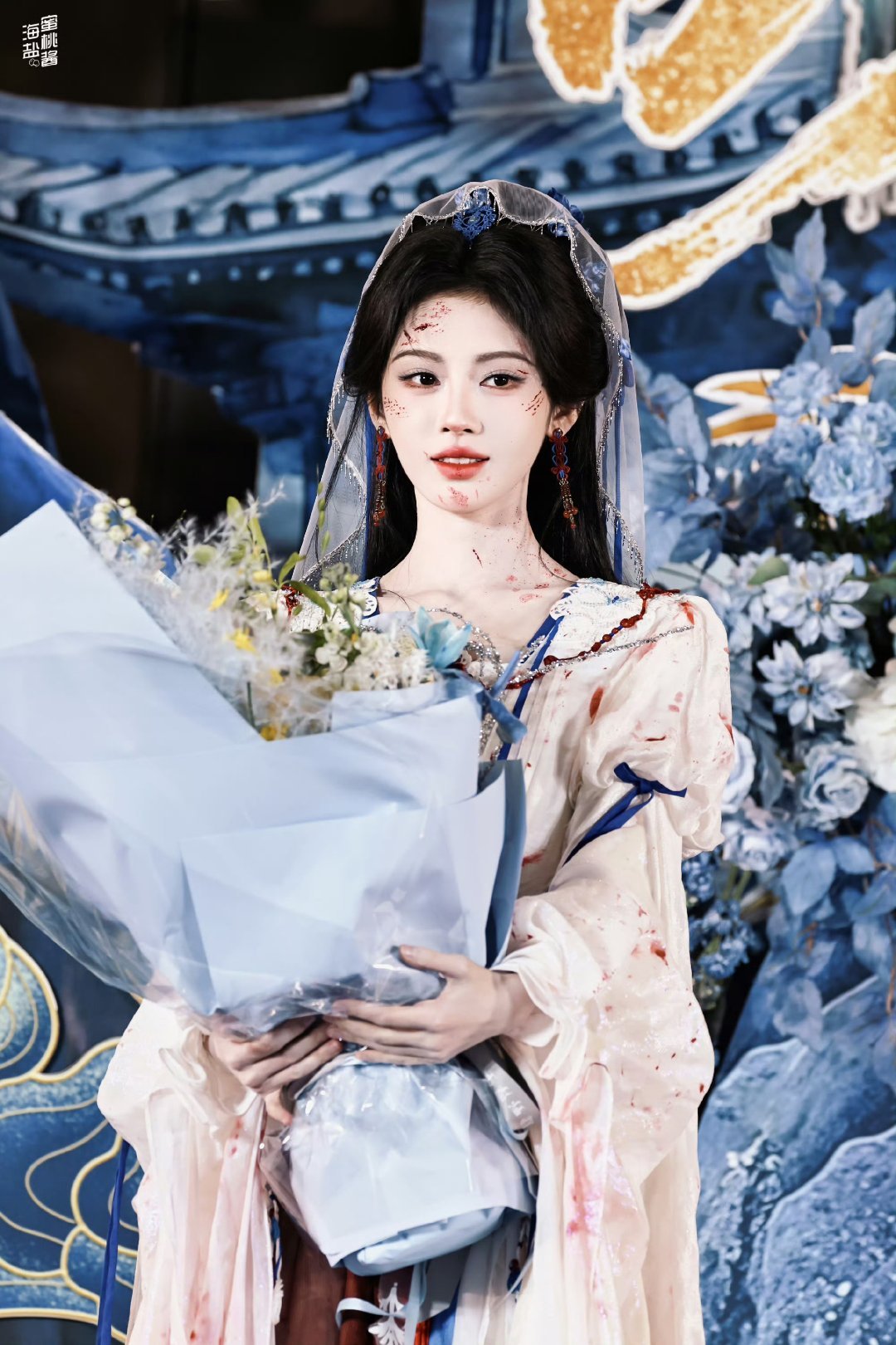💙🍊鞠婧祎万花世界💙🍊鞠婧祎苏绿夏风很温柔 花很浪漫 你很特别​​​