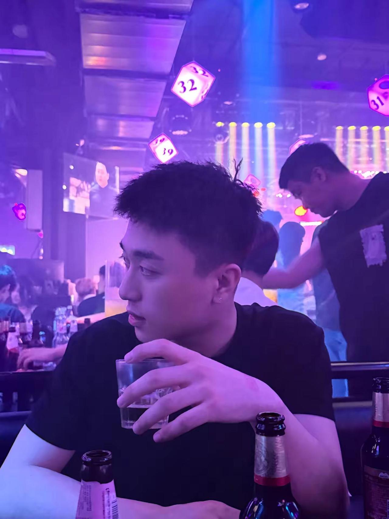 我们天蝎一生只追求两个字 感觉！天蝎座