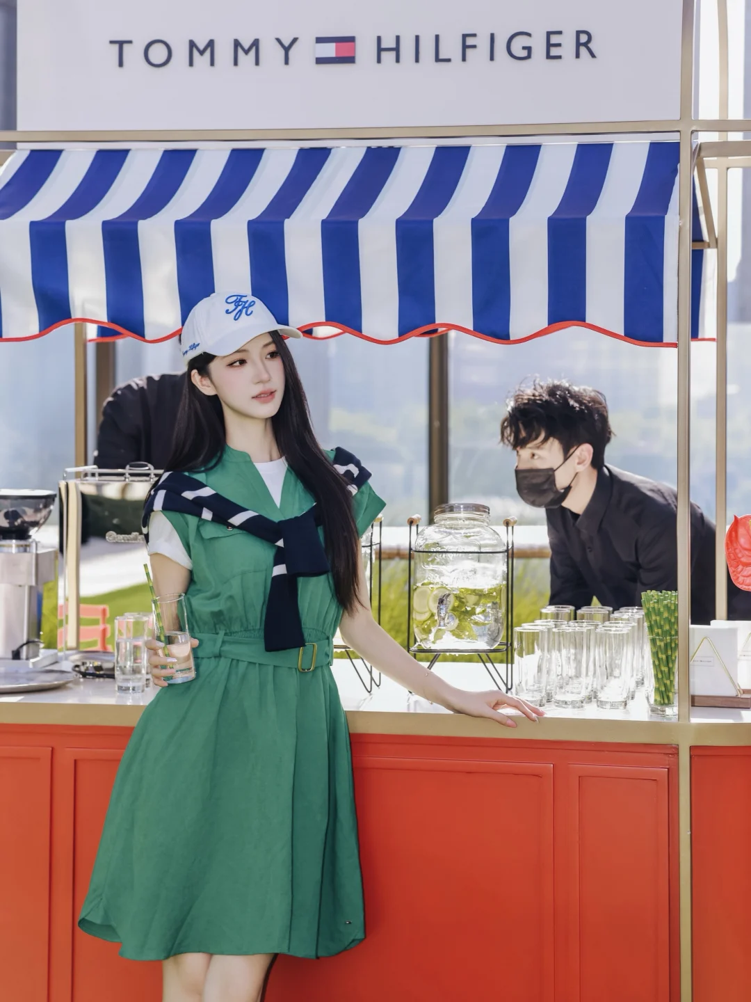 在TOMMY草坪派对，get松弛学院风