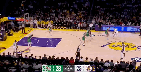 nice！里夫斯骗到了三分球犯规！首节最后0.9秒，3罚全中！ 凯尔特人vs湖人