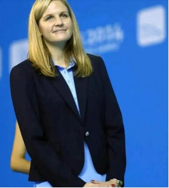 刚上任三天就紧急叫停！国际奥委会女主席考文垂翻开2036年奥运会申办名单的瞬间，