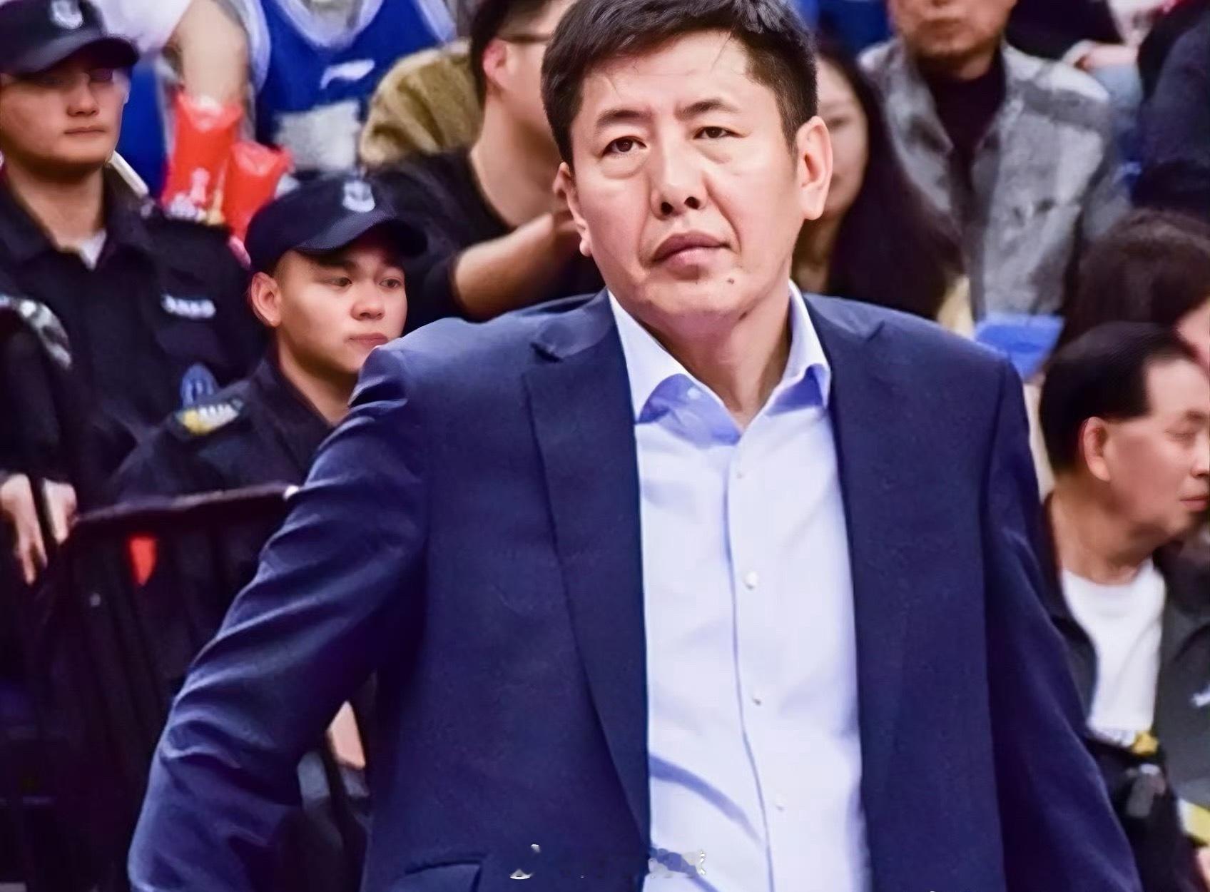 没想到丁伟指导下课了，下一个会是谁？上海男篮vs浙江男篮浙江男篮主帅丁伟下课阿才