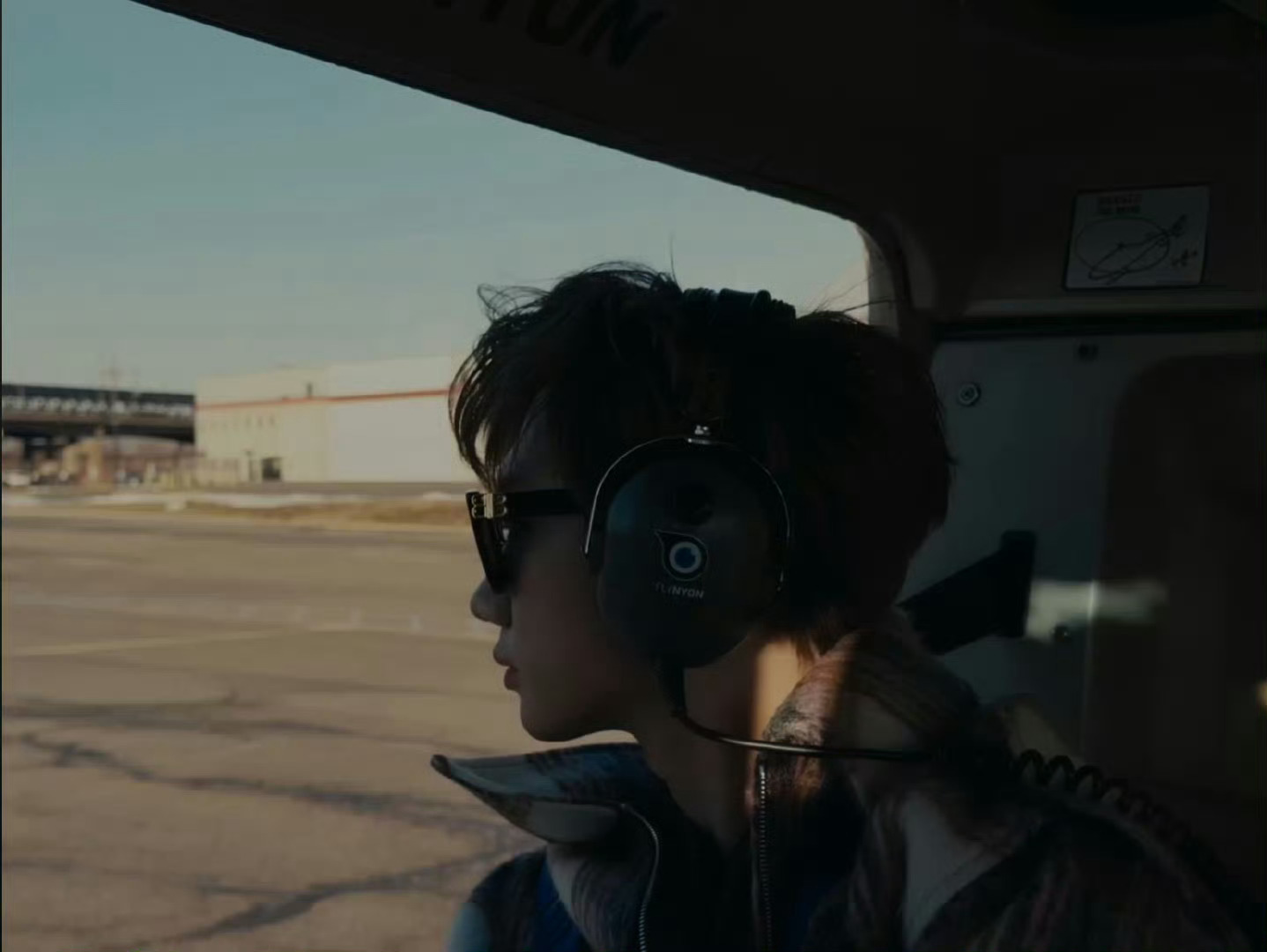 汪苏泷如果听见请回答汪苏泷直升机限定版明日世界汪苏泷出现在直升机上开嗓打歌，真好