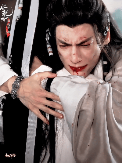 为什么看到唐俪辞哭，心疼中我还夹杂着兴奋啊[流鼻血]罗云熙的哭戏我超爱 ​​​