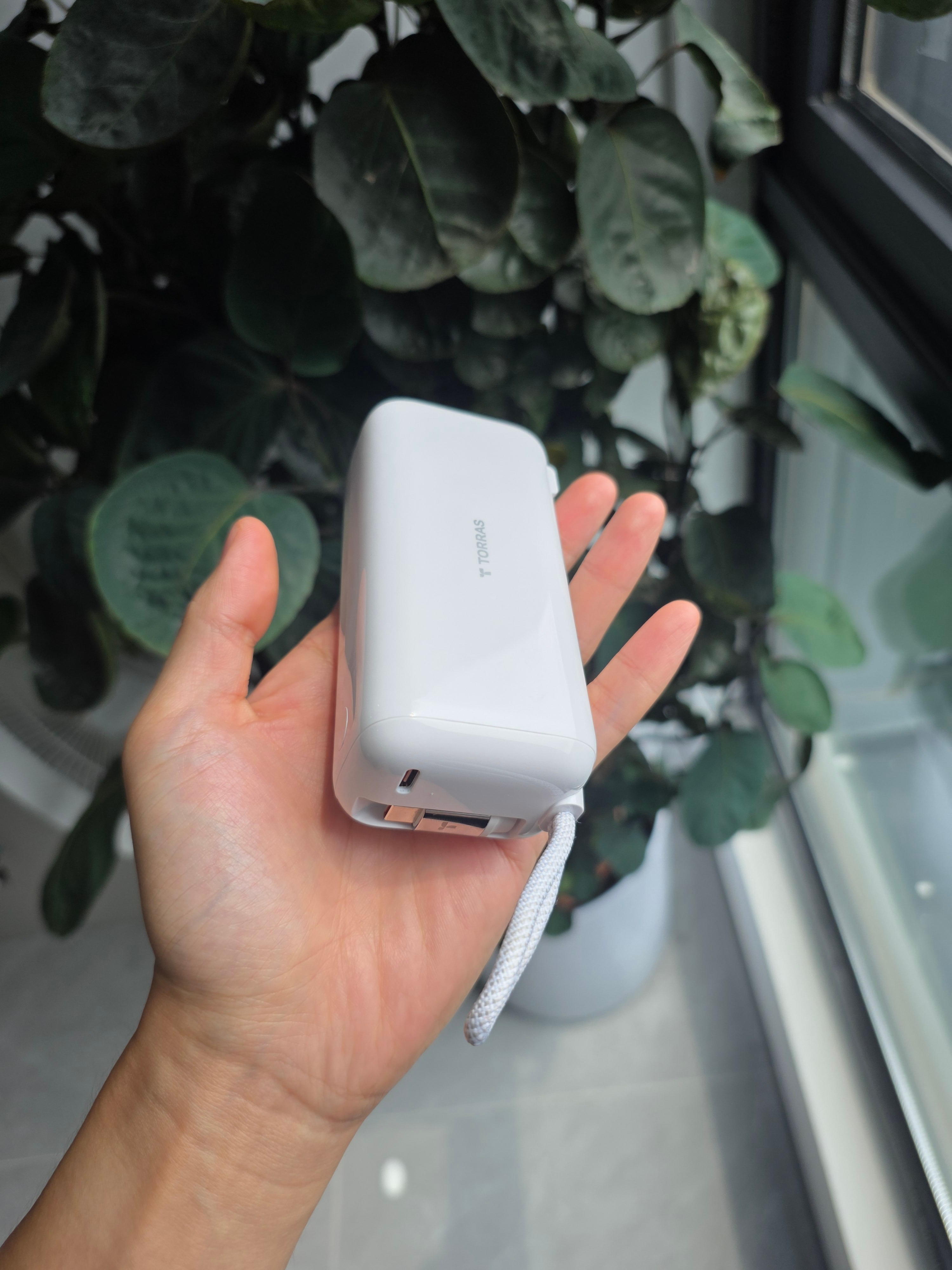 最近美丽买了个图拉斯的三合一充电宝，我蹭着用了几次还挺好用[馋嘴]虽然体积比较大