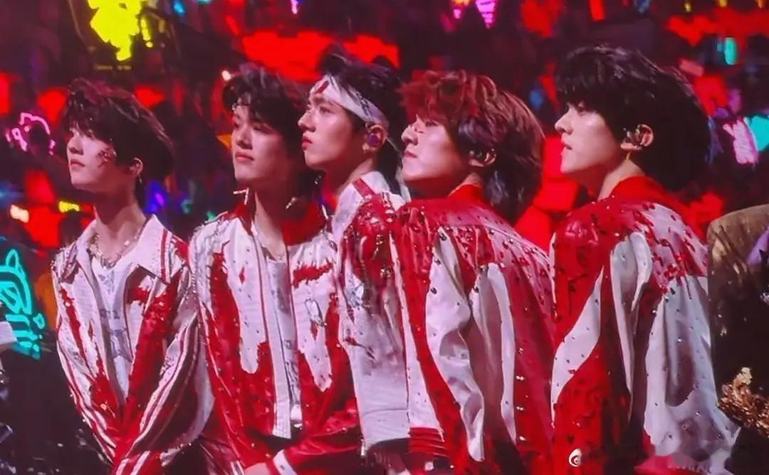 top登陆少年笑不出来TF四代惊讶 荣耀之战排名，爱丫爱丫第二，top登陆少年笑