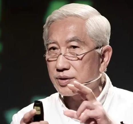 清华老教授柳冠中揭穿这个时代最大真相！满大街无人车送餐机器人抢快递员饭碗，咋就没