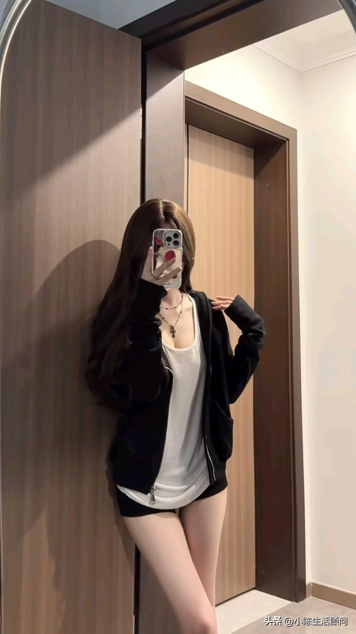 据说下雨天有利于助眠，尤其是晚上下的雨，带着丝丝的凉意更令人向往被窝[月亮]