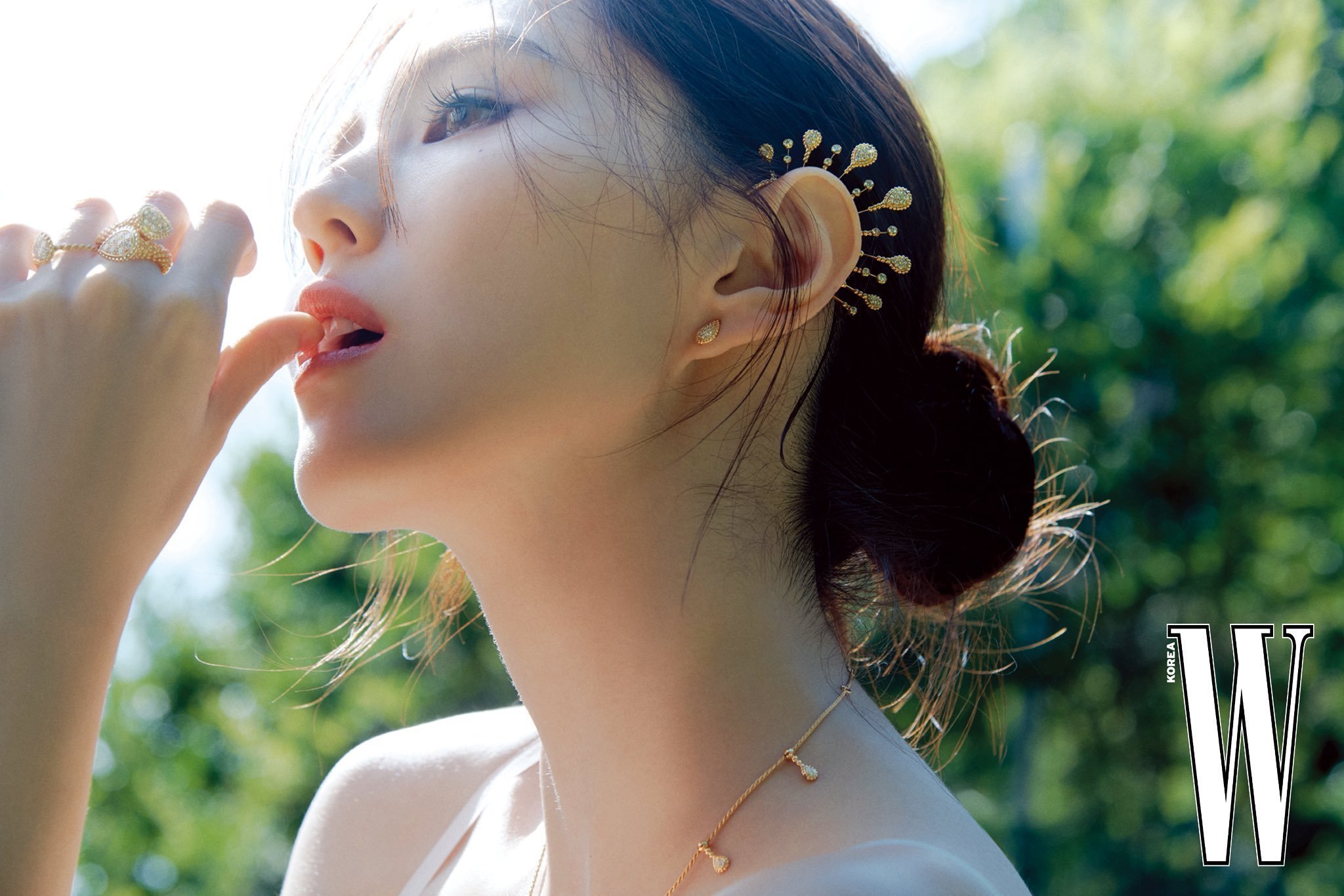 韩素希  x  W Korea July 2026，韩版W七月刊联合开云集团推出