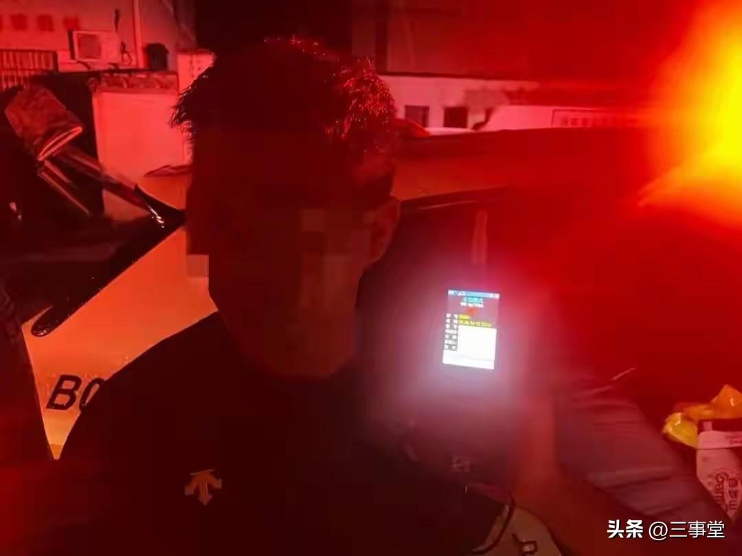 见过胆大的酒驾司机，却从没见过如此荒唐的！车辆失控撞毁墙体、冲进厂区，闹出严重交