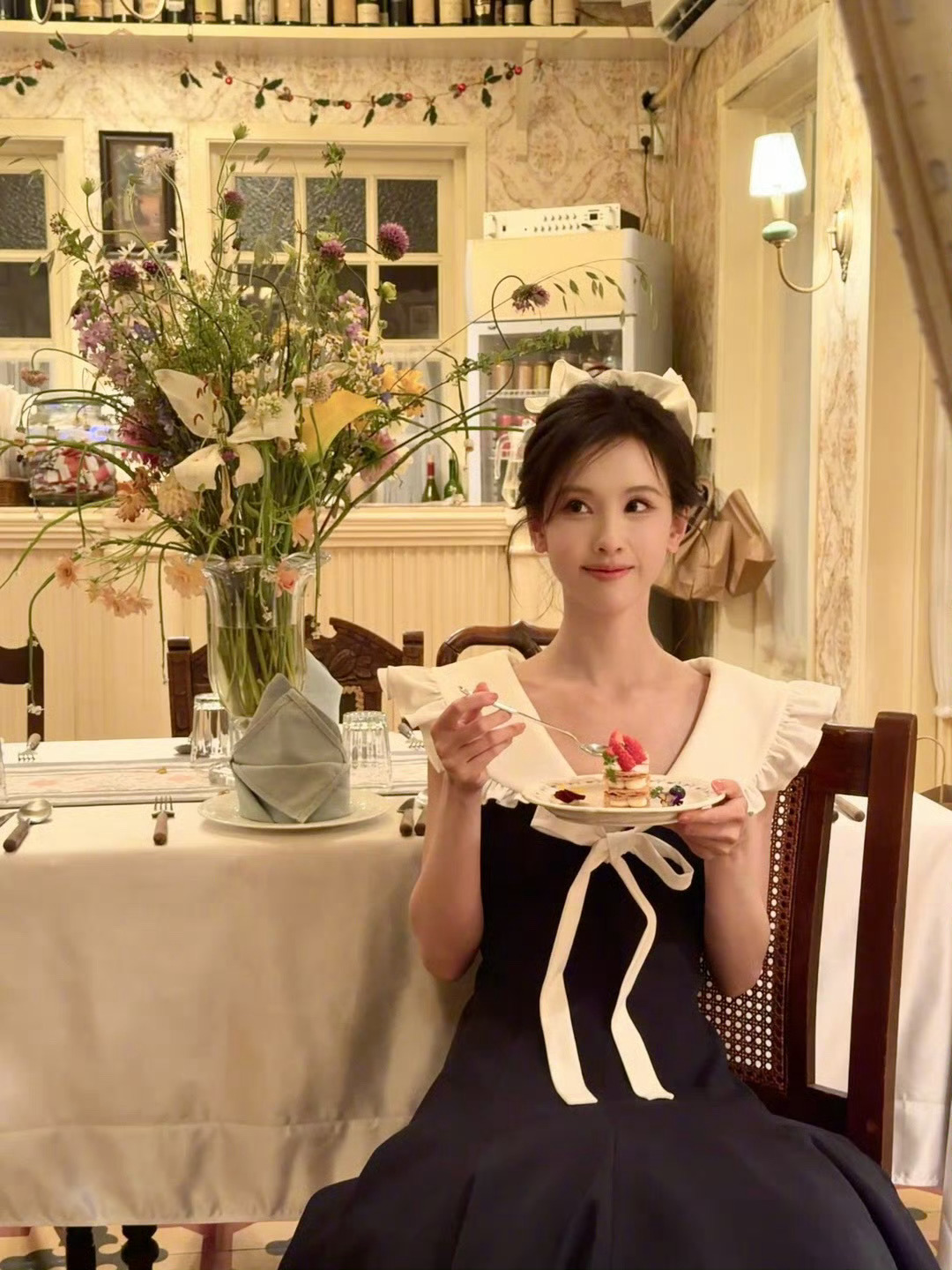 陈都灵也太好看了吧！萌版白幼薇直接美到心坎里，清冷又温柔，气质干净得像月光，每一