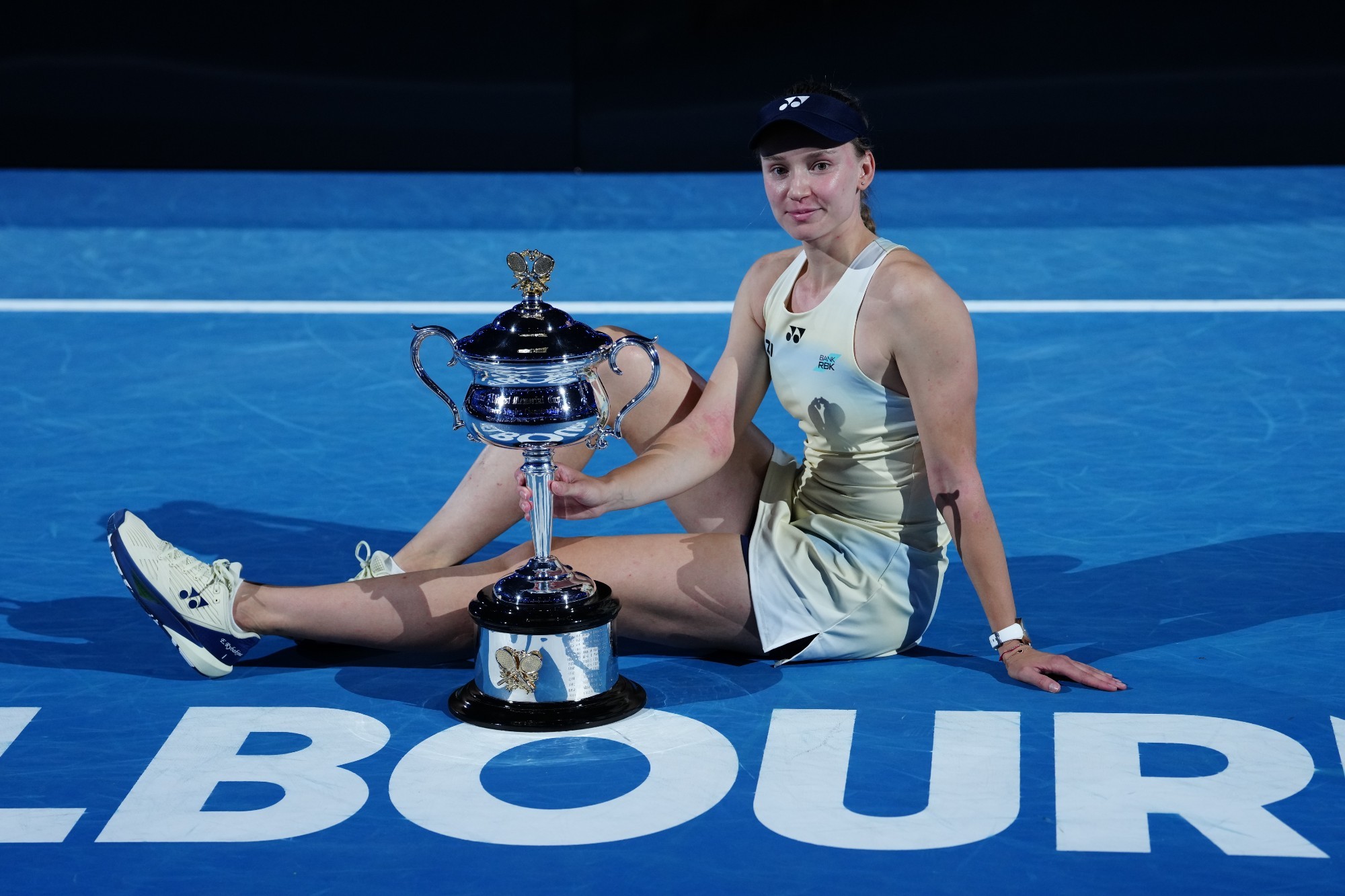 庆祝阿尔卡拉斯和莱巴金娜澳网夺冠，【转发+评论】，下周随机抽一位铁粉送出【澳网男