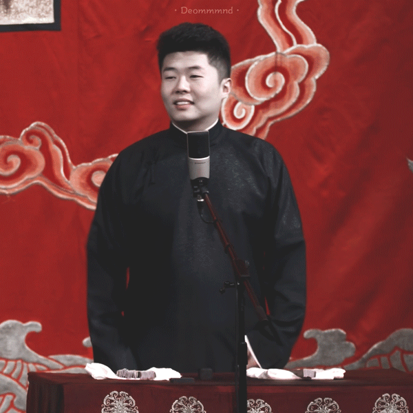 感觉宝宝做什么都萌 就是站在那里一言不发也萌的要命豆言漫想