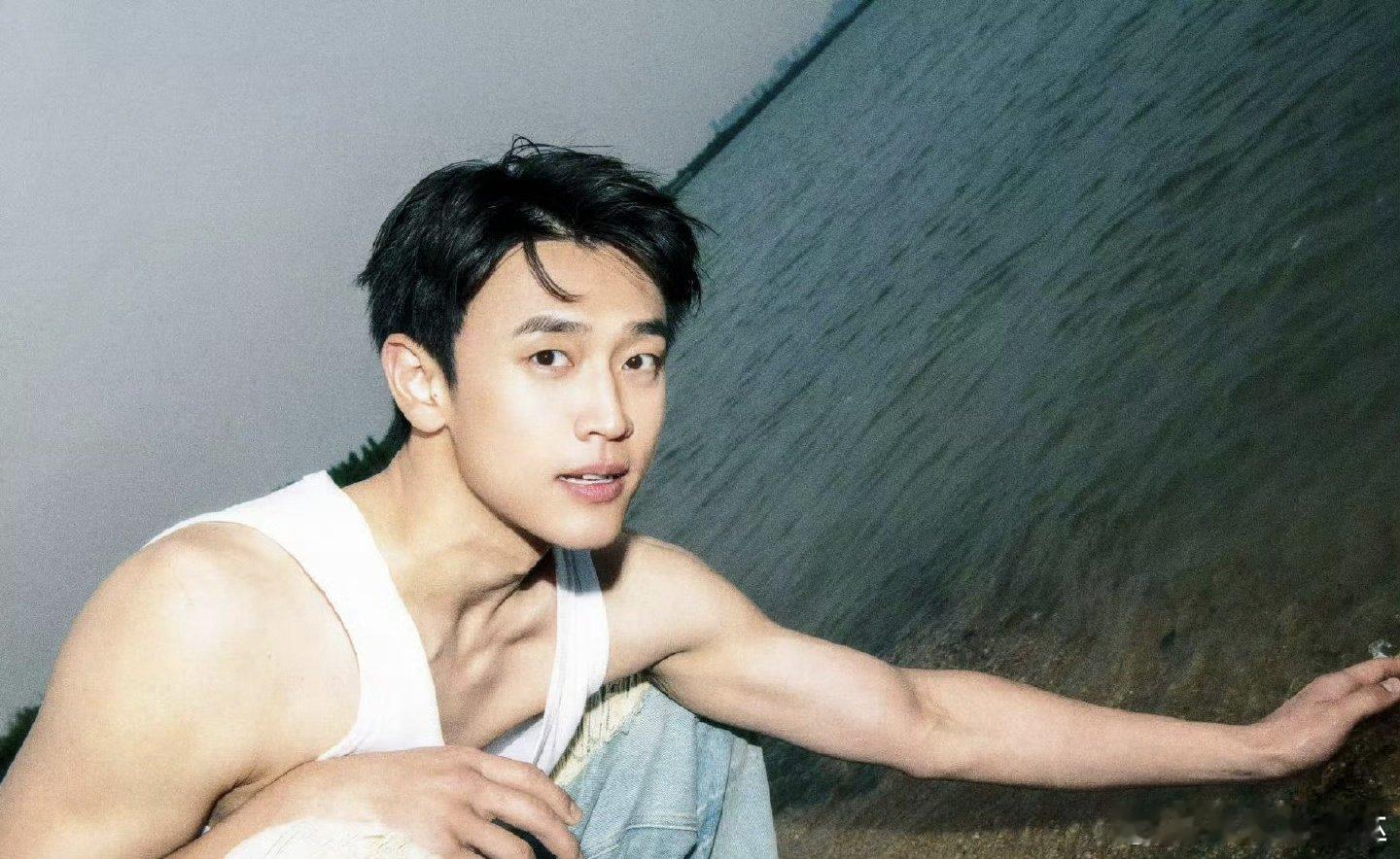 让黄景瑜王天辰先振兴钢厂了 电视剧岁月有情时  谁懂厂区大院的青春！烟囱与少年，