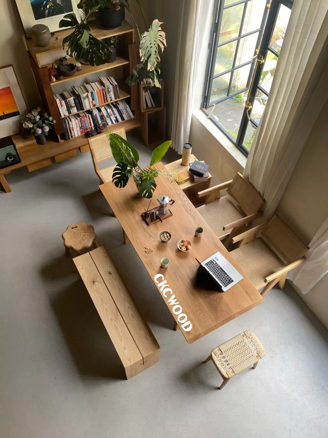 我把家里客厅清开｜一张白橡木桌餐茶都在这