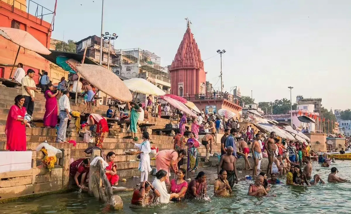 印度90岁妇人遭4蒙面男子强奸遭到三哥毒手的人类：上到90岁妇人，下到婴儿动物：