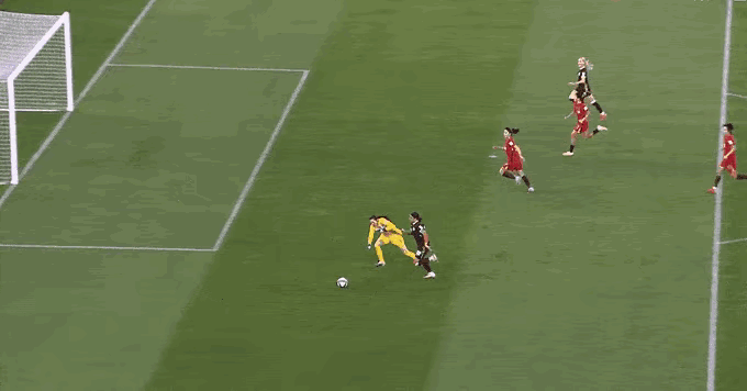 中国女足这个失球全是守门员彭诗梦的问题吗？女足亚洲杯半决赛，中国女足1-2不敌澳