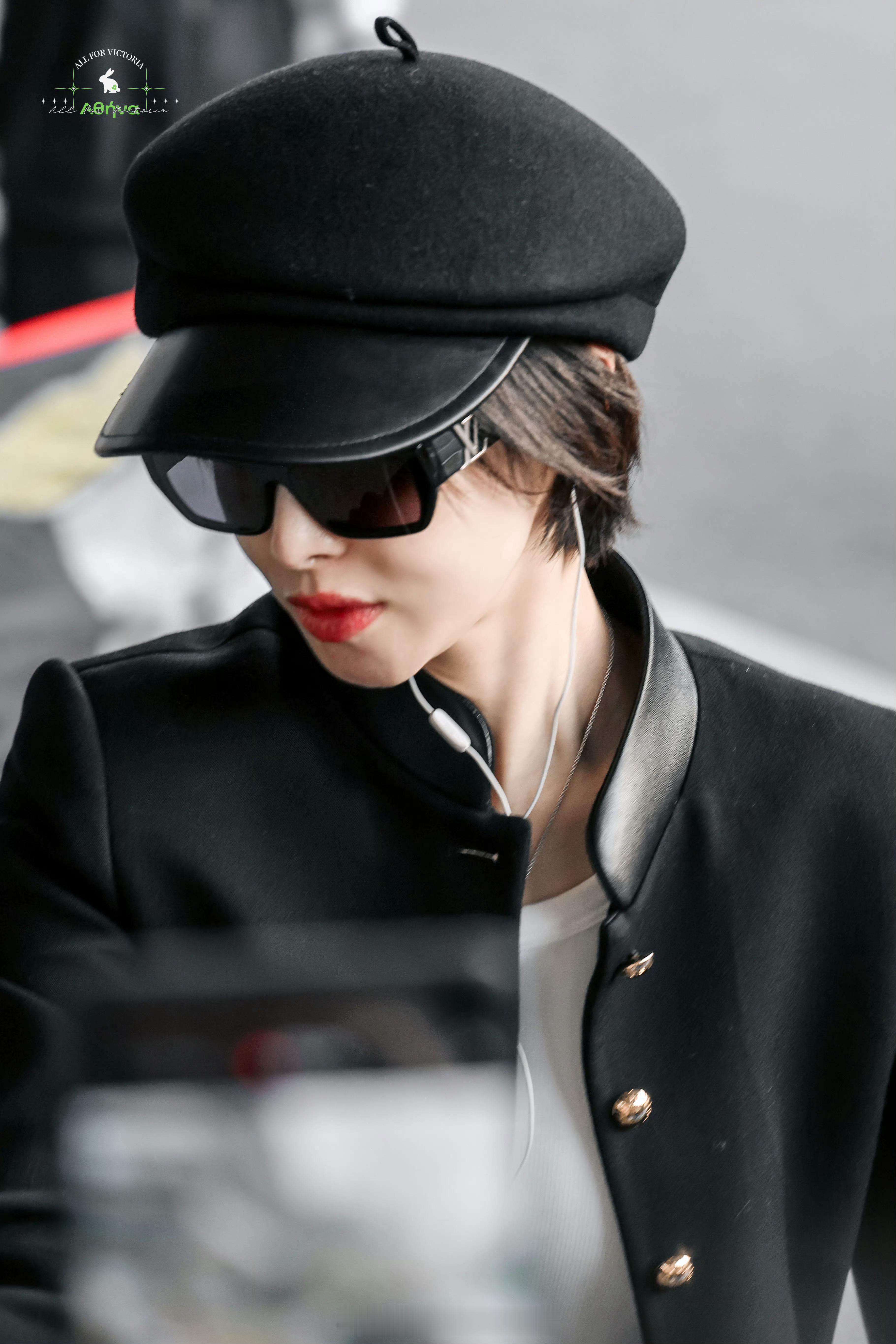 宋茜出发星光大赏，盈盈好飒好美起落平安，期待明天星光大赏😎 