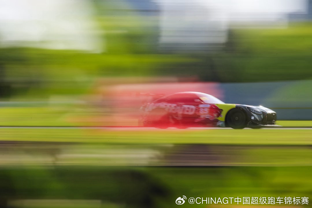风驰电掣85racing王一博赛道平安王一博  