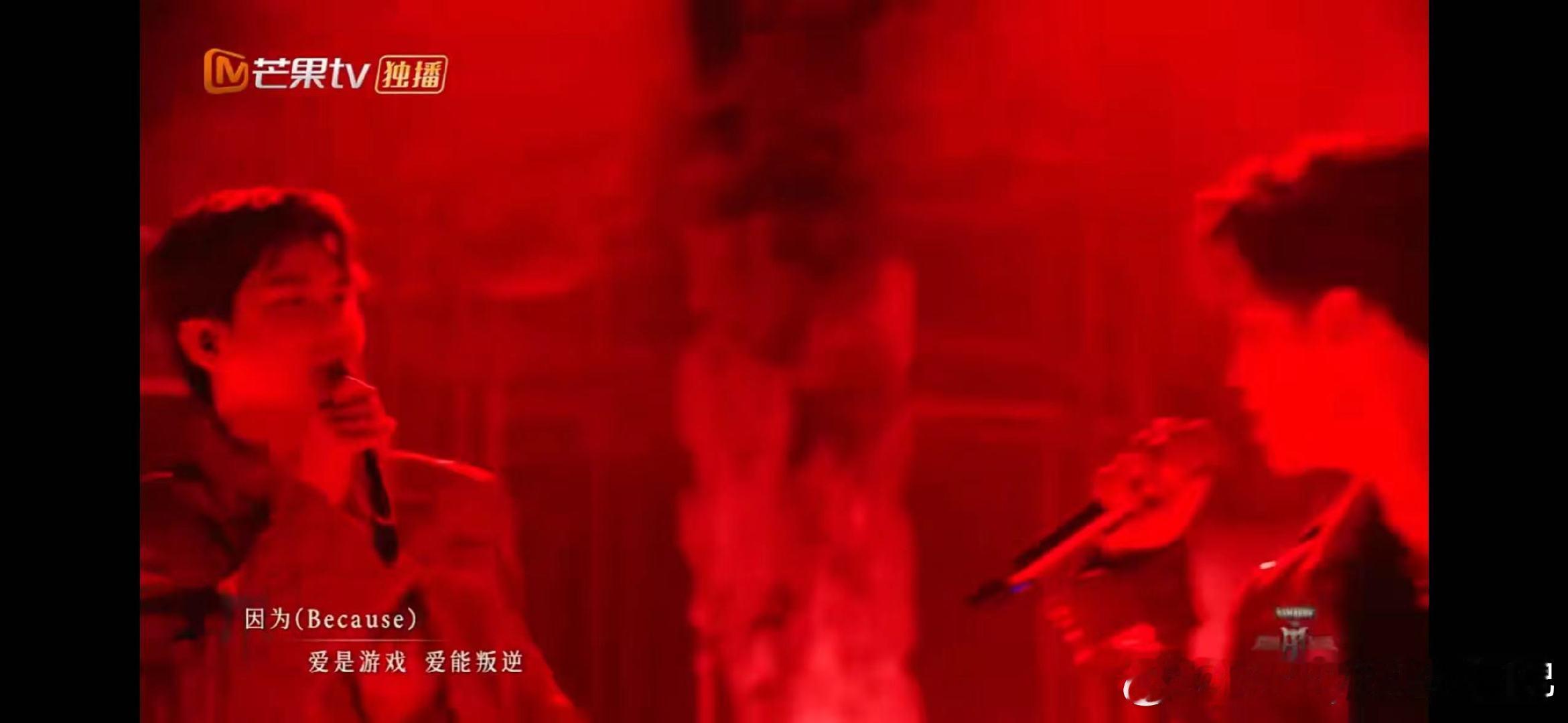 #尤长靖爱是怀疑高音##披荆斩棘#《爱是怀疑》的旋律中，尤长靖的高音如同璀璨烟火
