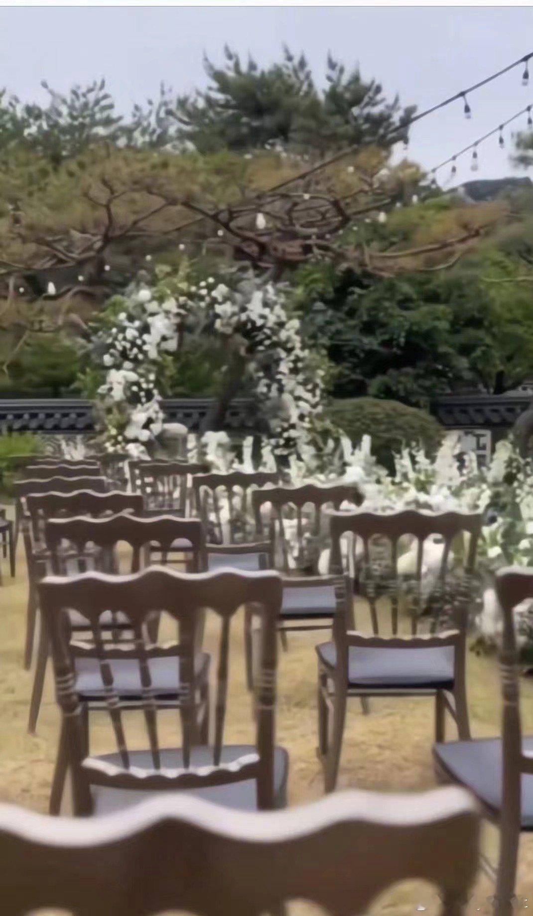 #泫雅龙俊亨婚礼现场布置#泫雅龙俊亨婚礼现场布置真的好用心好美，明天就是婚礼了，