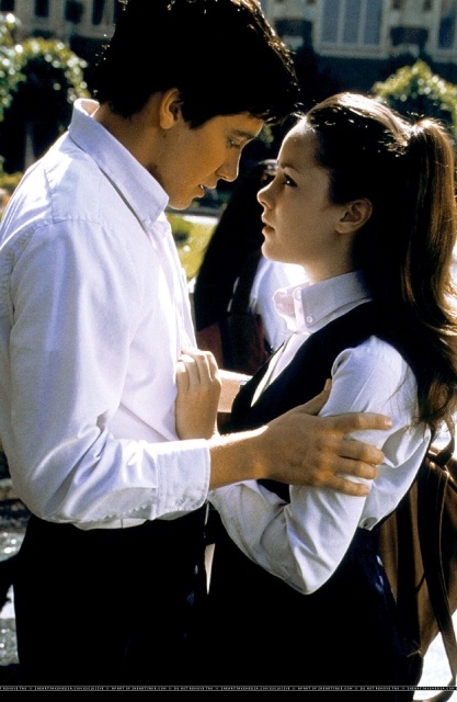 25年前的今天，理查德·凯利导演的长片首作《死亡幻觉》在圣丹斯电影节首映如今本片