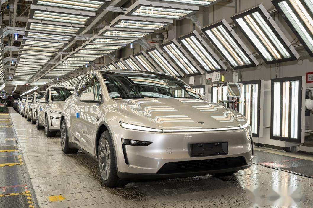 Cybercab亮相进博会，特斯拉：AI技术将加速世界迈向可持续的富足