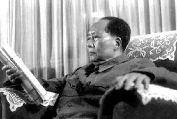 1949年毛主席特意让叶剑英寻找一位敌军少将，哪怕他有过错也要给他安排工作吗？