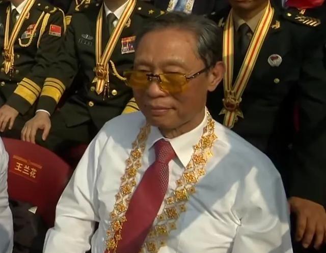 你以为，靠着几句躲在键盘后面的流言蜚语，就能抹黑一个“国士”吗？错了！9.3，国