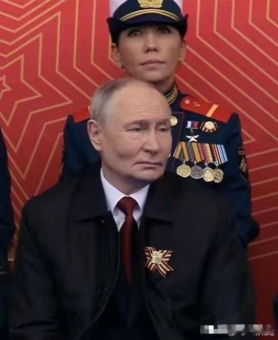 普京真的老了，只有他心里最清楚这盘大棋的局势已经严峻到什么程度了！带领一个国家主