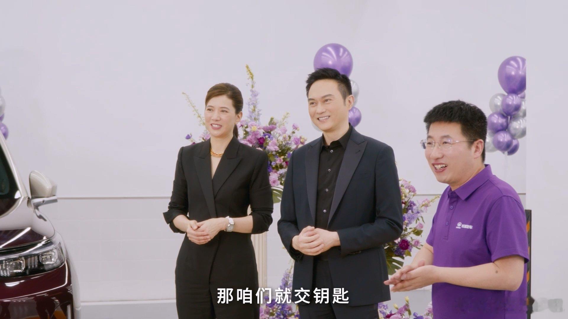 张智霖新歌意外提前剧透 出席活动的张智霖谈及演唱会相关准备，顺势放出一段新歌伴奏