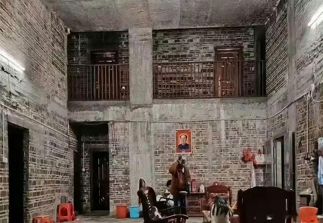 广西农村，为啥舍得建楼却不舍得装修？ 