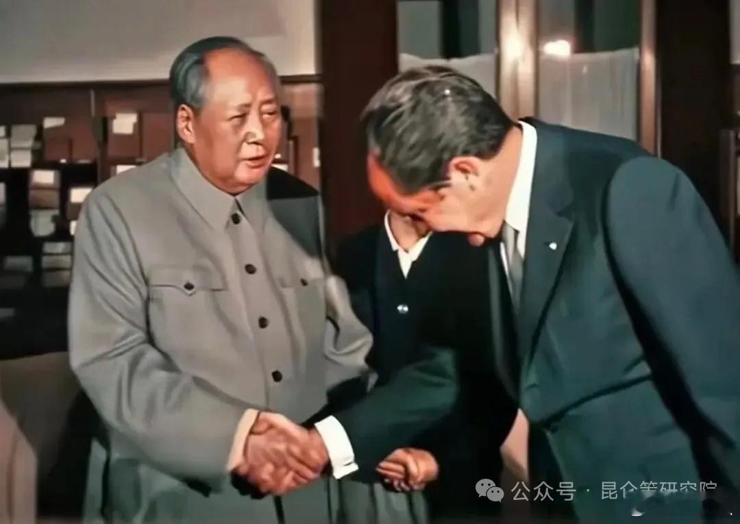 【毛主席谈笑定风云，风趣见风骨——谈毛主席会见尼克松的一段往事】上世纪七十年代初