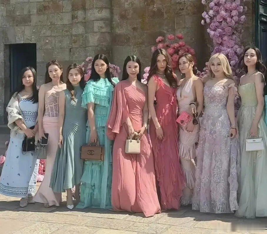 奚梦瑶的婚礼好豪华 伴娘团居然还有谷爱凌 