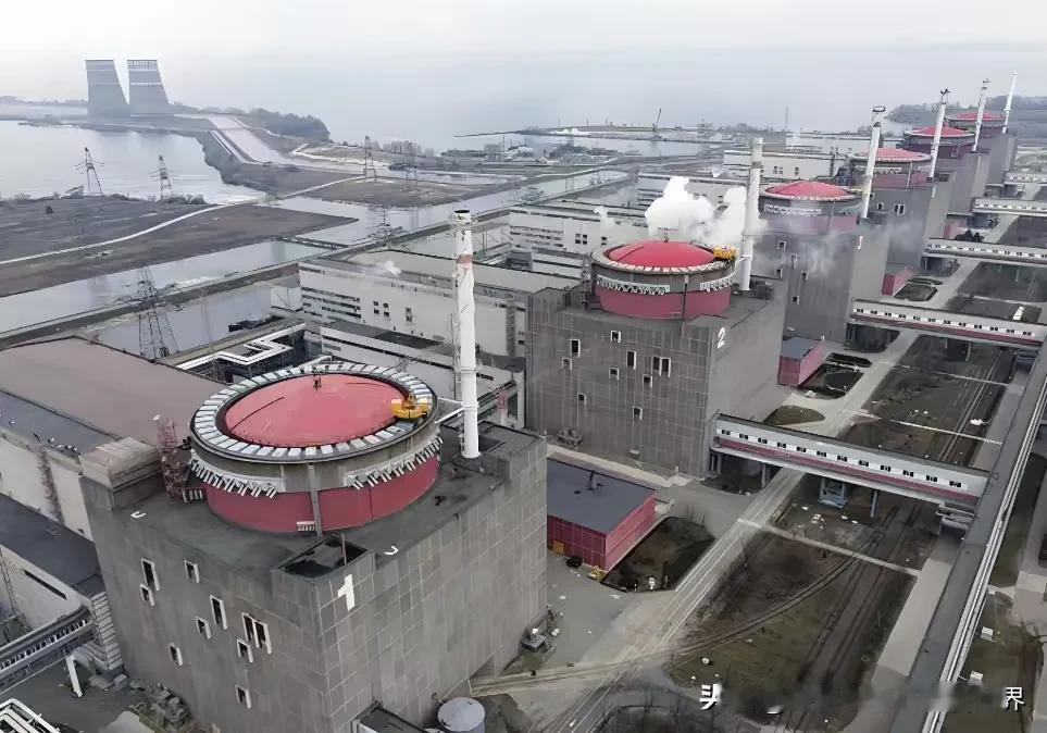 乌克兰方面开始变得疯狂了，居然不断对扎波罗热核电站发动攻击！据俄罗斯卫星通讯社1