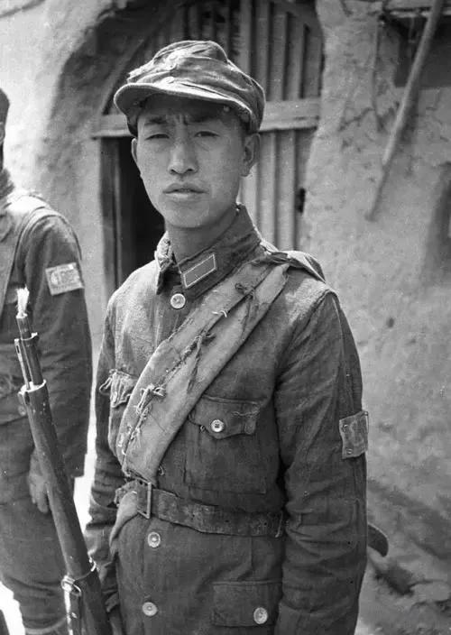 1943年，八路军电台科长刘长生结婚申请未通过，一气之下，他竟带着密码本投靠日军