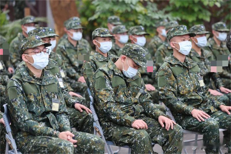 震惊！一名台军士兵遭暴力殴打致死。

台媒报道，台空军防空部队一名24岁士兵，在