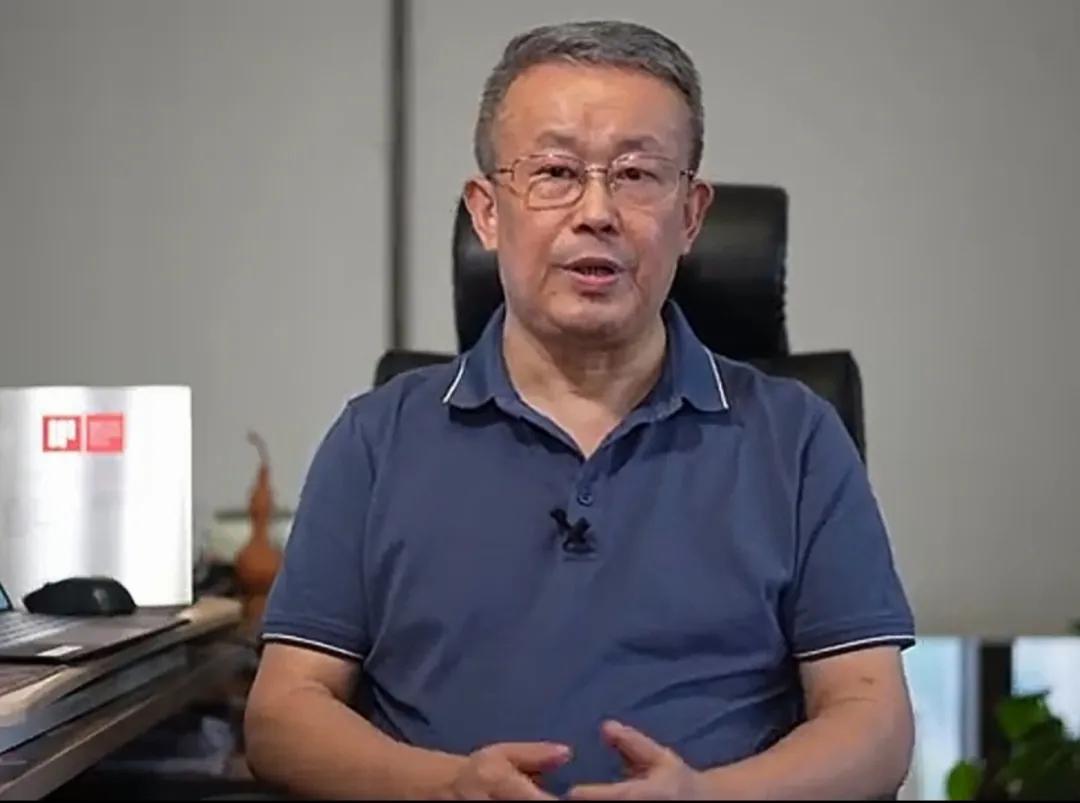 项立刚发文称，何祚庥老师年纪大了，分不清什么是第一，什么是第二。
项立刚欲言又止