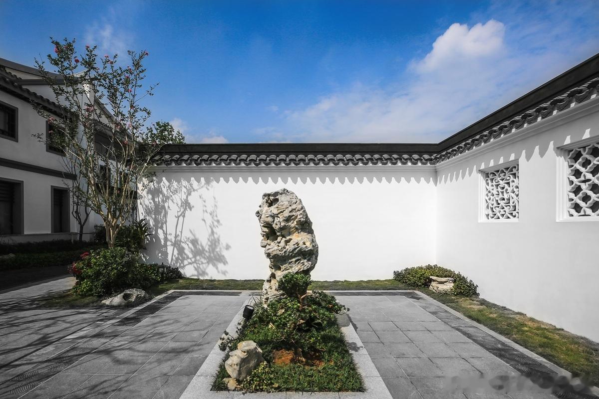 凡是技术研发人员上台路演的，基本没有高分因为他只会干讲技术，而评委基本听起来很无