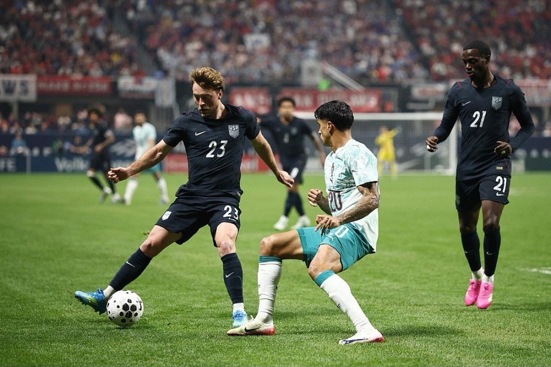 C罗缺席，葡萄牙2-0战胜美国，B费两送助攻，特林康和菲利克斯各进一球！B费再次