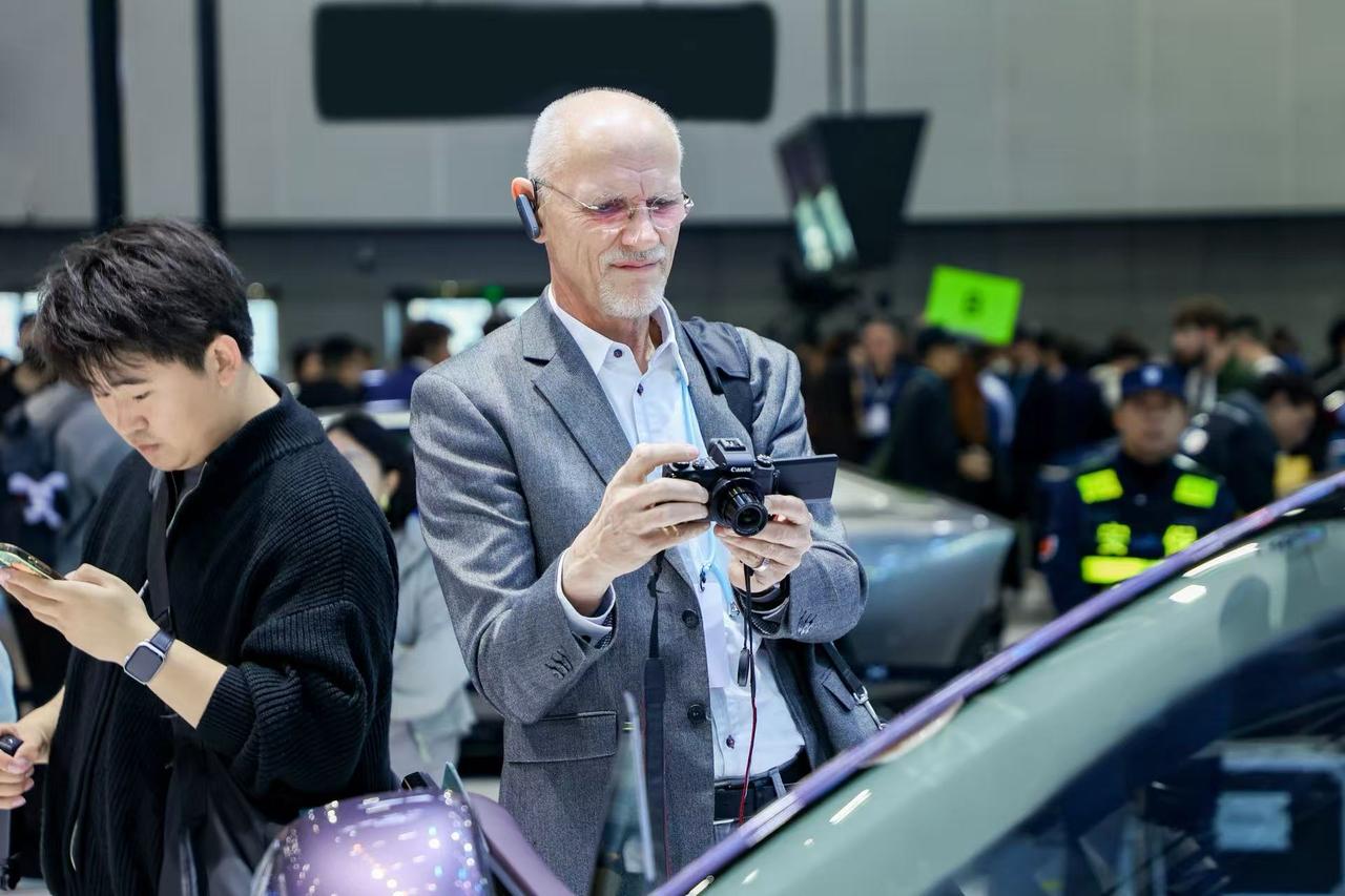 11月21日，第二十三届广州国际汽车展览会正式开幕。智界品牌在进入2.0阶段后，