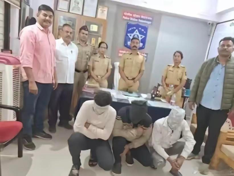 印度一名女护士，去朋友那里借钱，因为敲错房门，被3名男子拖进房间侵犯4小时！有意