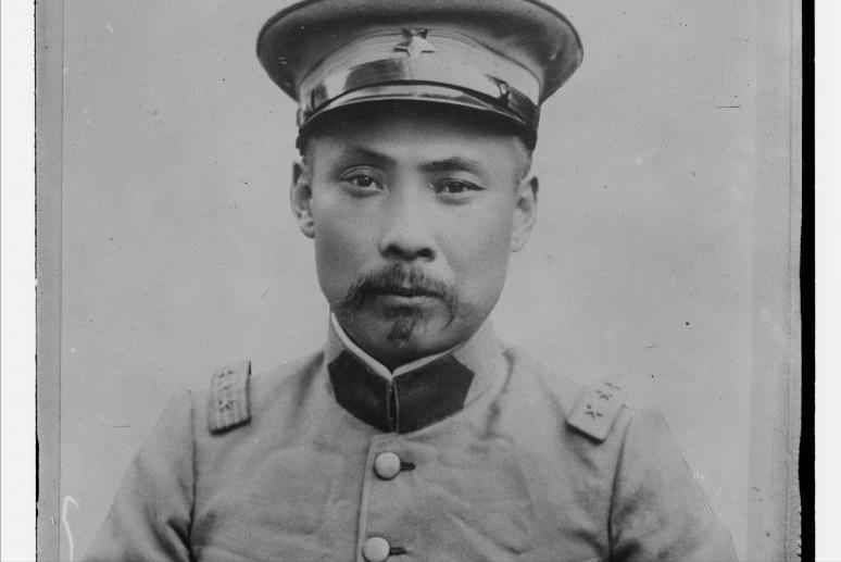 1919年，大军阀段祺瑞酷爱下棋，曾经因为输给11岁小孩，气的他拂袖而去，而这小