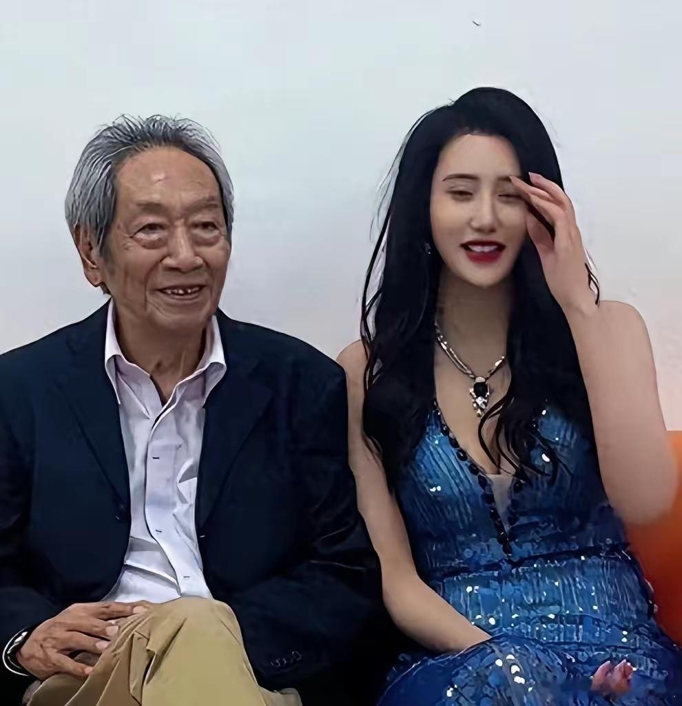79岁国家一级演员王奎荣将名下逾3300万元的全部资产赠与小37岁的妻子饶芯语 