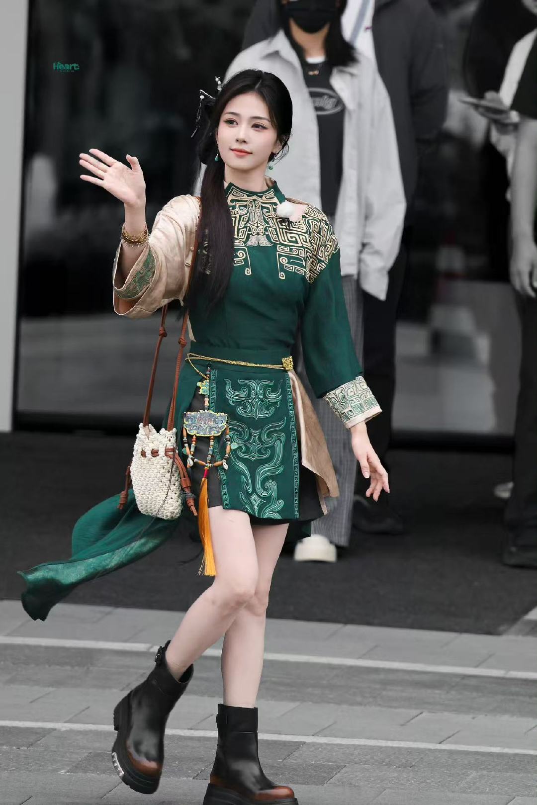 白鹿青铜服饰白鹿奔跑吧邯郸录制路透古色古香 