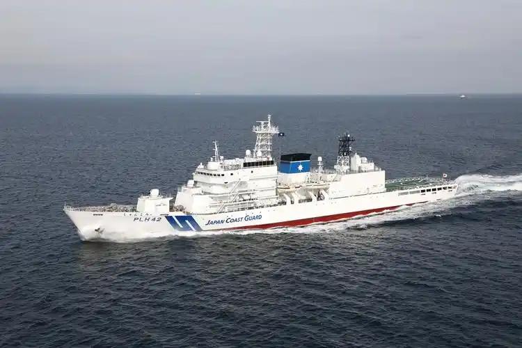 新加坡《联合早报》今天（7月14日）报道称：“日本海保船以躲避台风为由进入台湾海