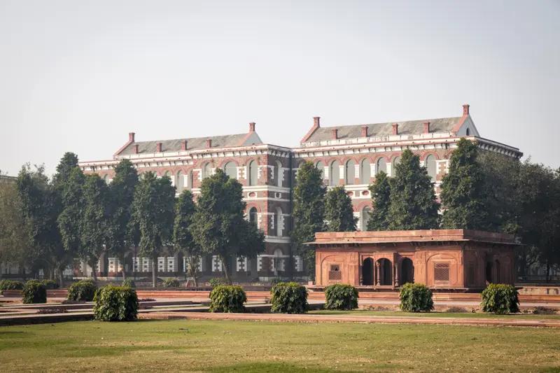 印度此次放宽对华投资限制，本质上是国内经济压力下的“有限妥协”，而非彻底的政策转